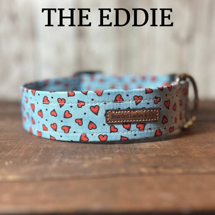 Mini-Rote-Herzen auf hellblauem Hundehalsband für den Großhandel von Bearded Ladies & Co