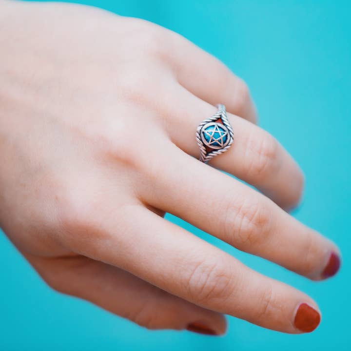 Alex Streeter - Vente Bague de cocktail/de cérémonie - Bague de prêtresse païenne en or rose 10 ct grenat1