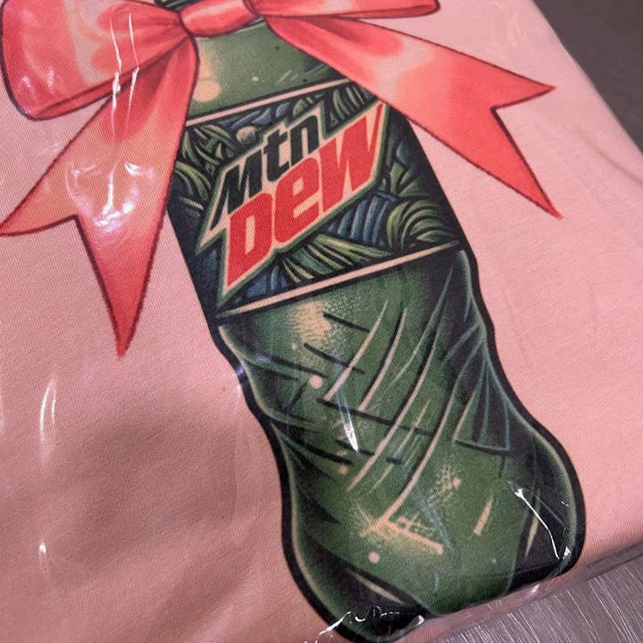 Par.tees by Party On! - Vente Sweat-shirt à imprimés – femme - Sweat-shirt graphique Mountain Dew nœud rose Soda Coquette4