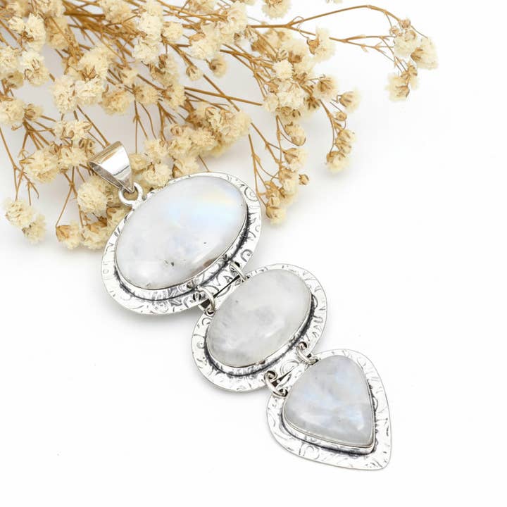 Månsten Hänge för wholesale av Produtos Namasté