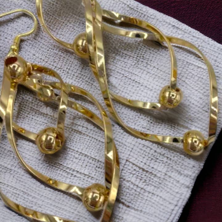 Jess & Lou - Vente Boucles d'oreilles pendantes - Boucles d'oreilles pendantes en or à trois brins ER158G1