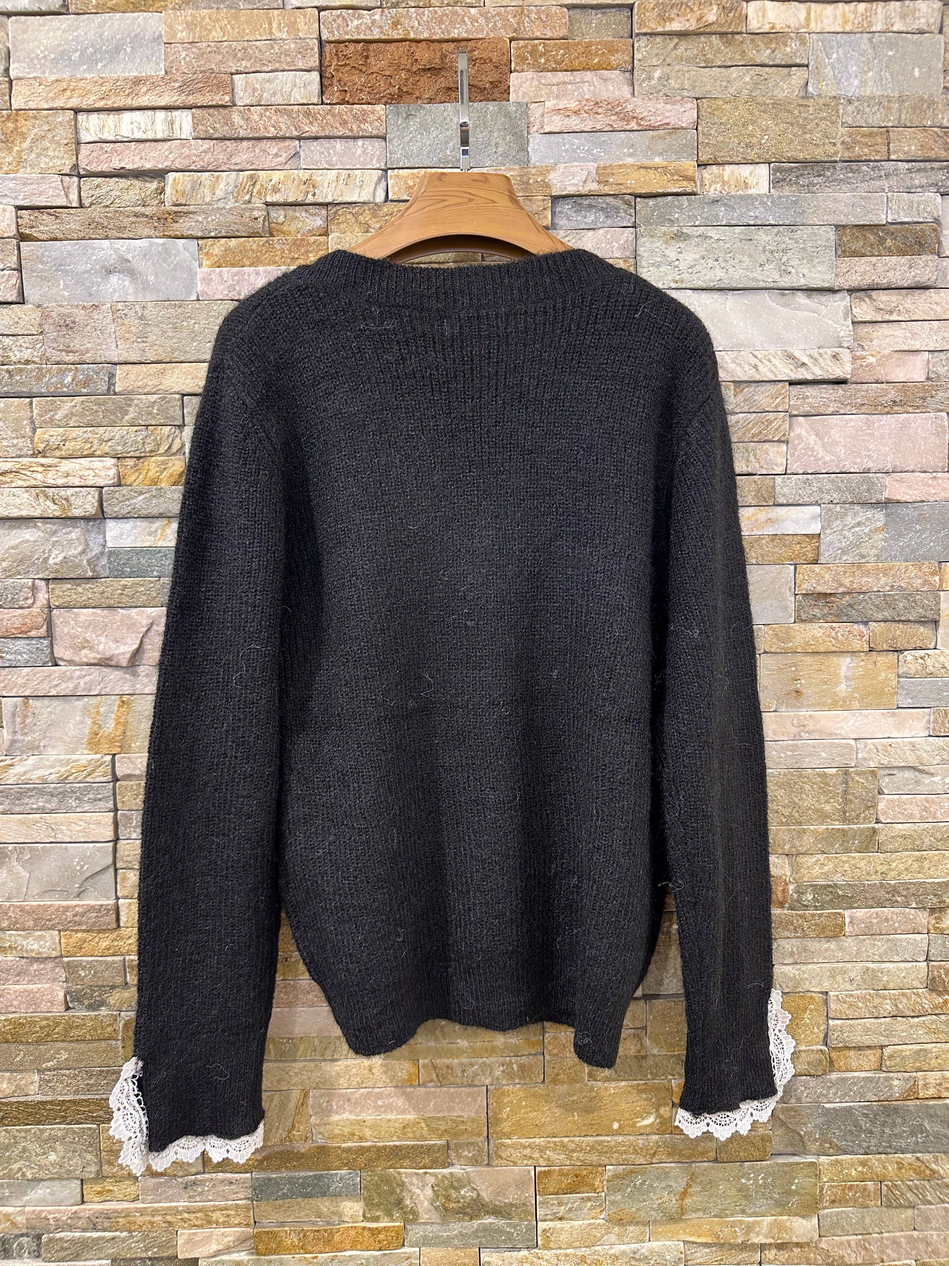 Afinity – Engroshandel Pullover - Dame – Ribstrikket sweater med blondekanter AP1308