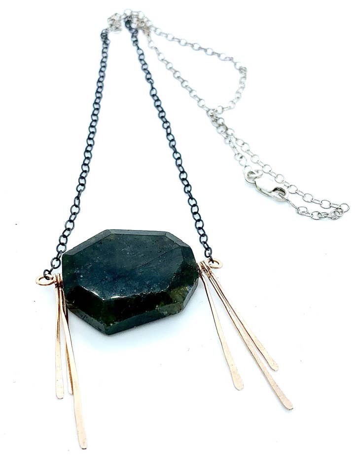 Collar de pluma de labradorita para venta al por mayor de Union Studio Metals