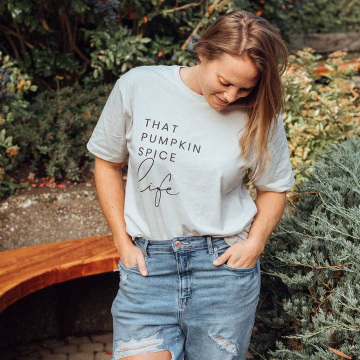 T-shirt unisexe That Pumpkin Spice Life pour la vente par 351 Apparel