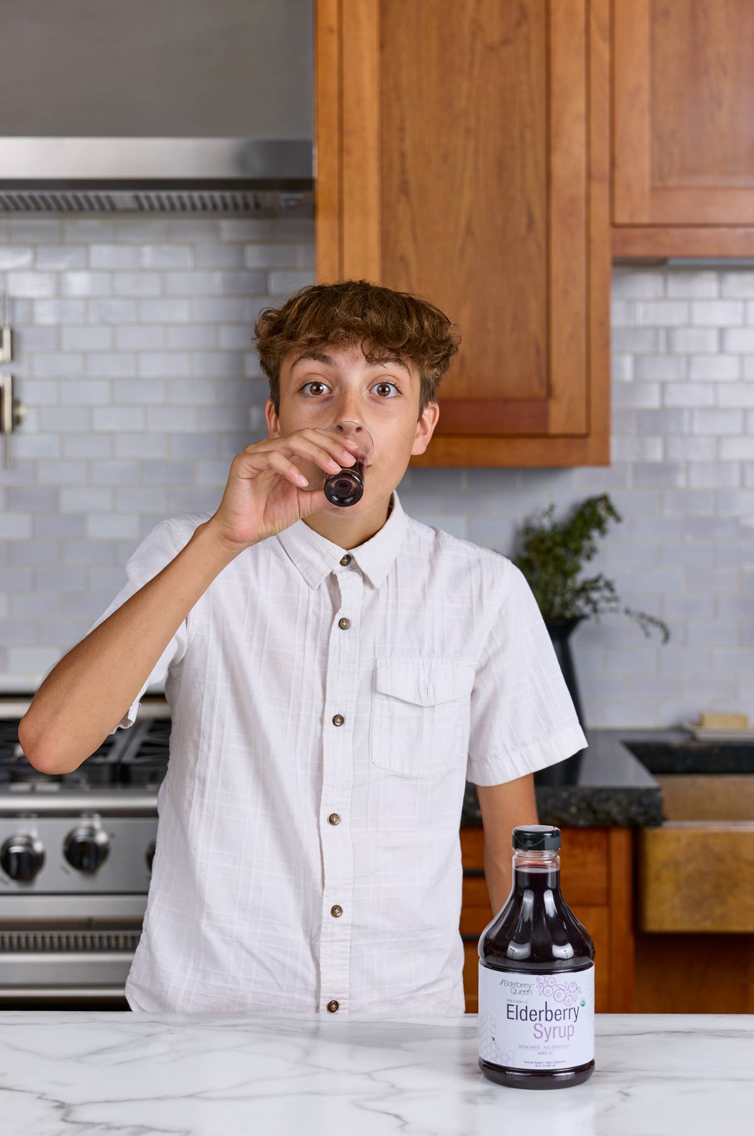 Elderberry Queen – Engroshandel Kosttilskud og vitaminer – Økologisk hyldebærsirup-12oz7