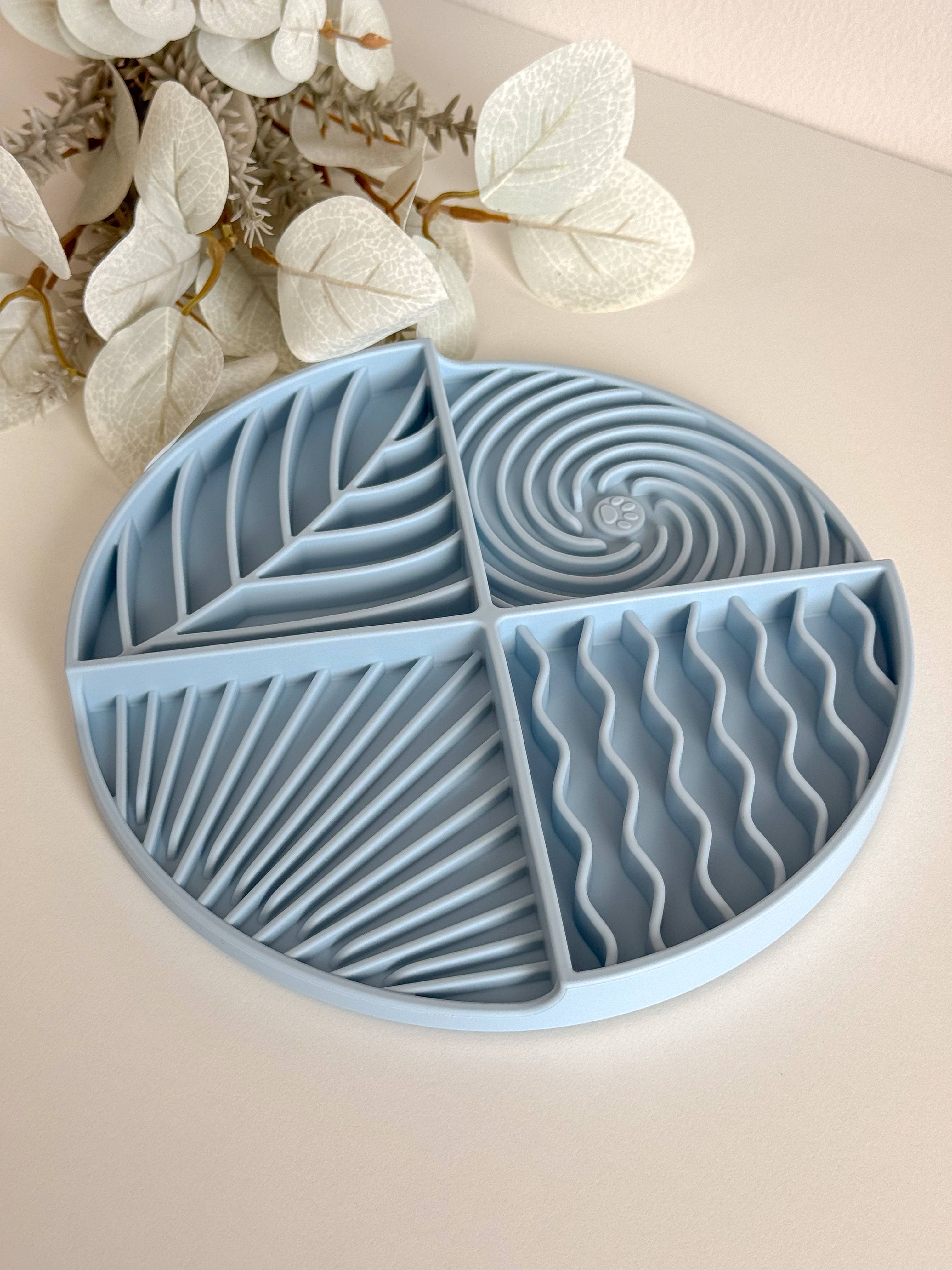 Doggotique - Wholesale Pet Food Mat - Dog - Bali Lick Mat for Dogs and Cats, Slow Bowl3