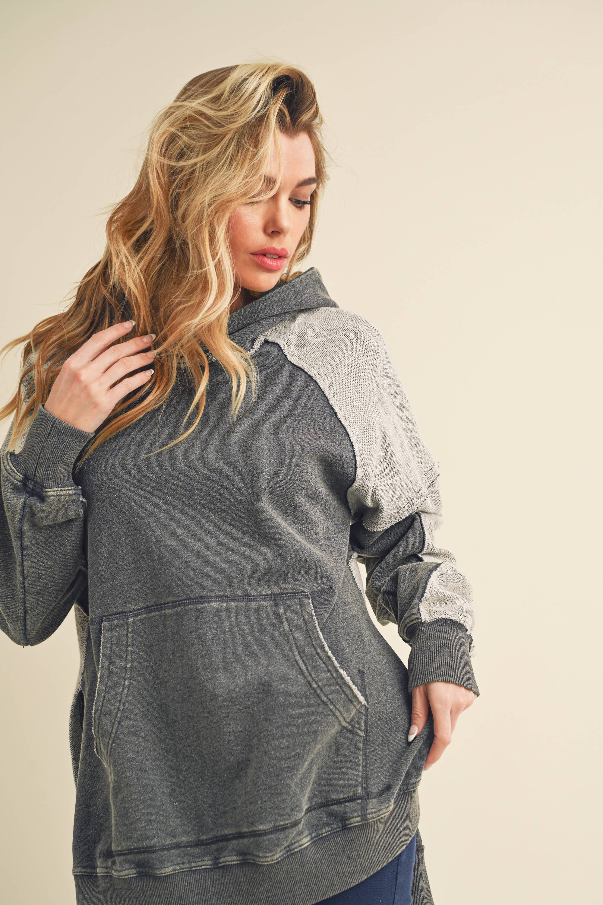 AEMI + CO – wholesale Hoodie – Women's – 966CK Deb Washed Hoodie 522