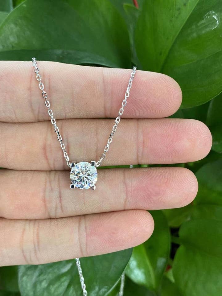 Elegant Solitaire Pendant Necklace for wholesale by By lilly Paris