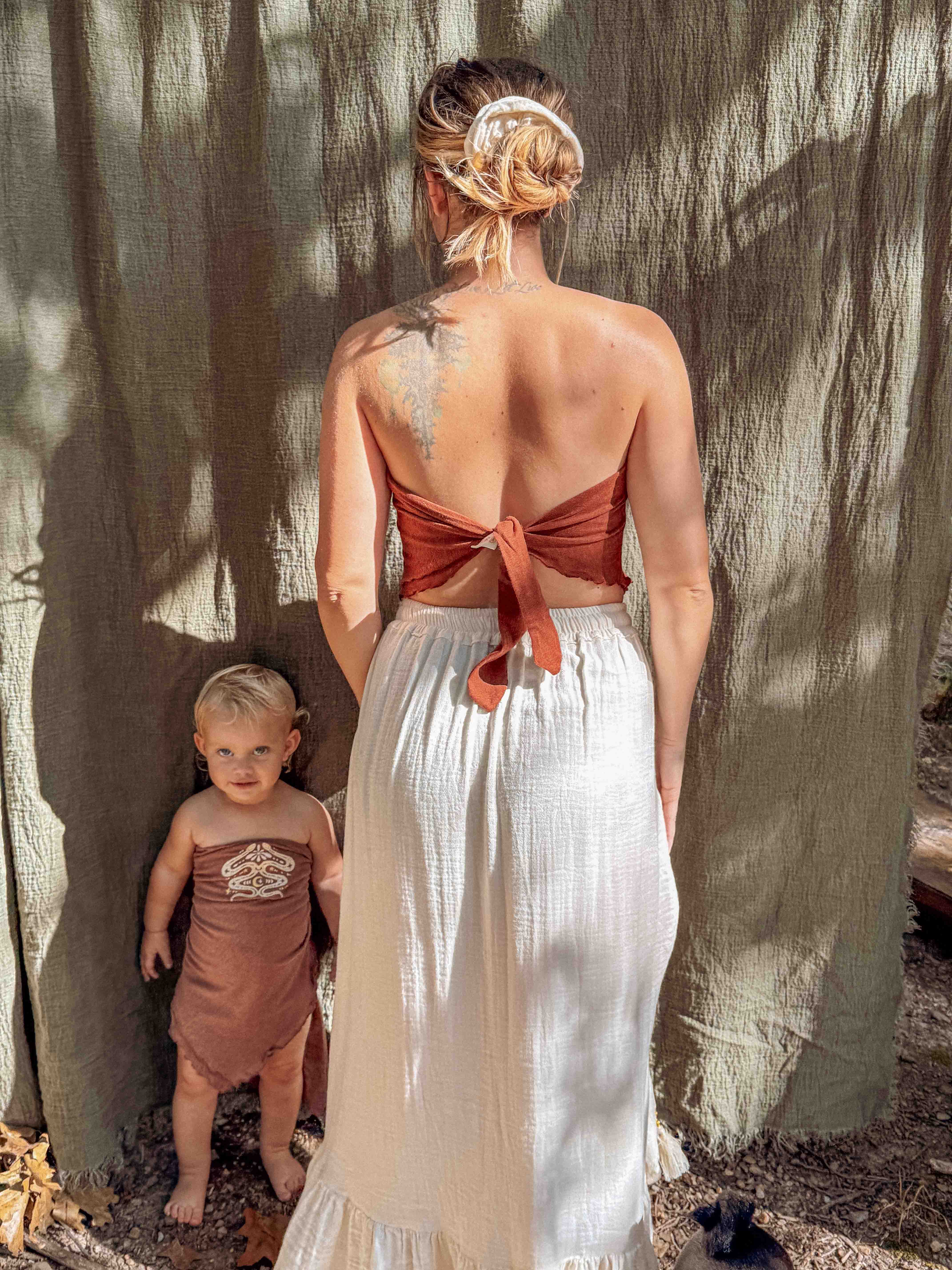 Gardenbelle Shop – Blusa - Mulher por atacado – Top Bandana Serpente Orgânica, Bandana XL Serpente Lua Boho em Cânhamo10