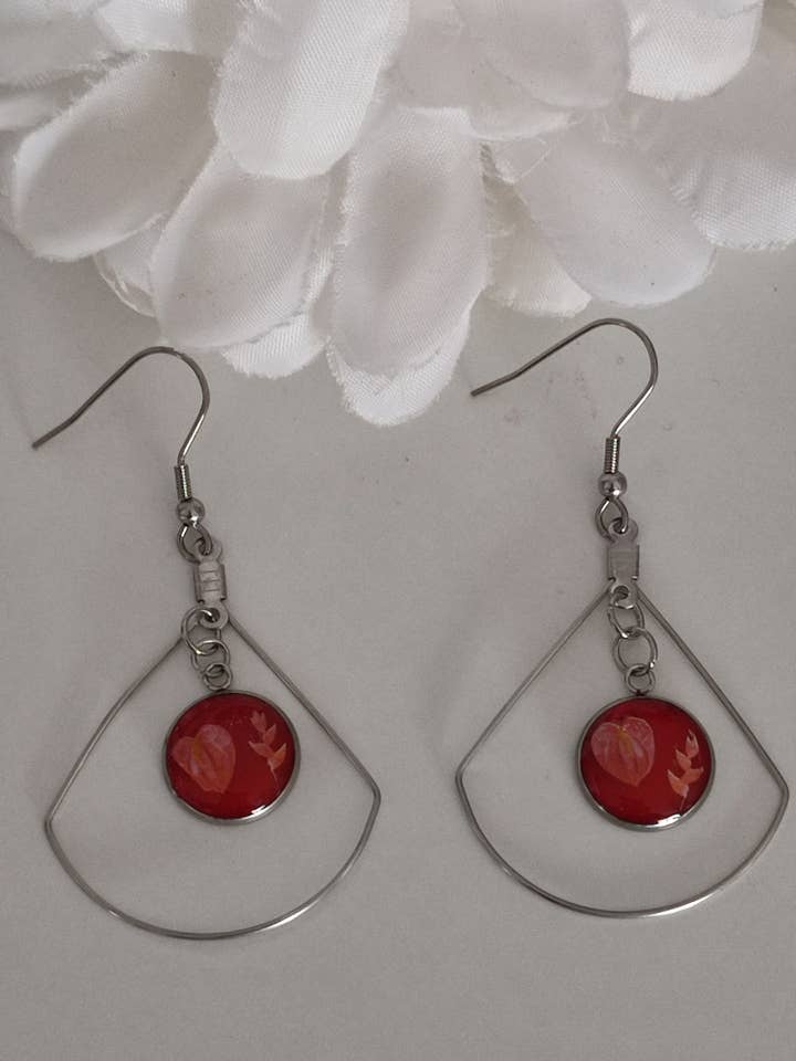 RESIN FIRE AND FLOWER EARRINGS for wholesale by catsplatayresina