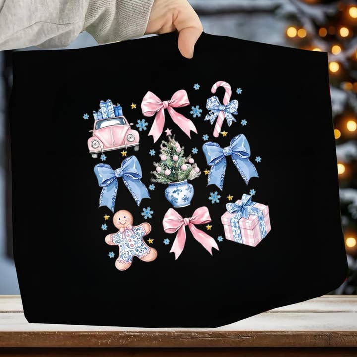 T-shirt de Noël Chinoiserie Coquette – Fêtes Élégantes pour la vente par Hansen Party Mama