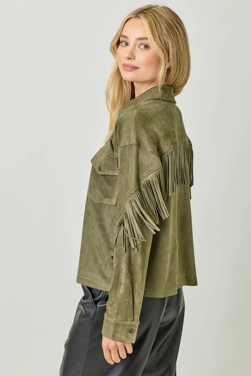 Mystree - Vendita all'ingrosso Giacca a camicia - Donna - 20609 Giacca Camicia in Suede con Dettaglio sul Retro a Frange43