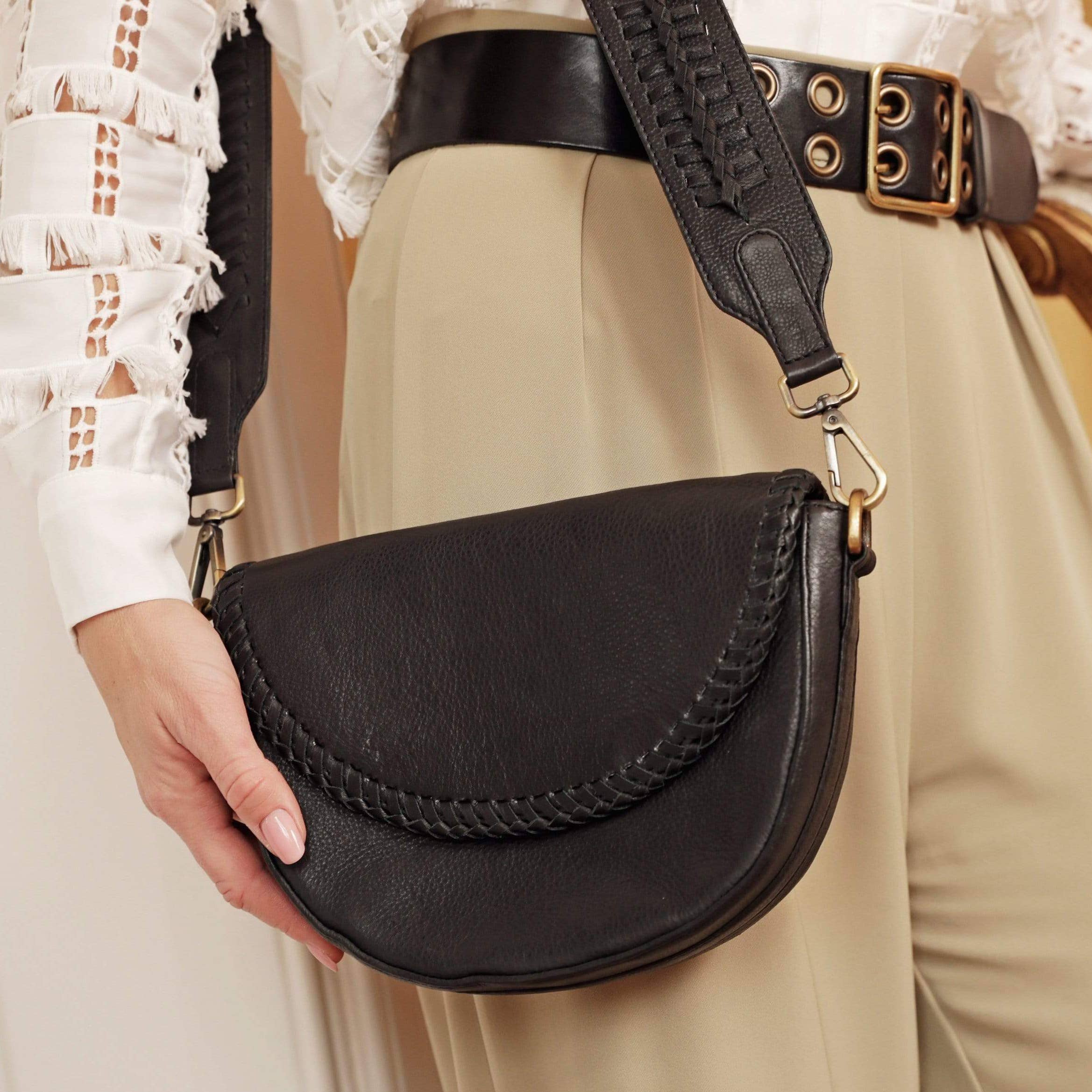 Amsterdam Heritage Leather Belts, Bags, Jackets & Apparel - Vente Sac à bandoulière – femme - Fletcher | Sac à bandoulière pliable en cuir pour femme14