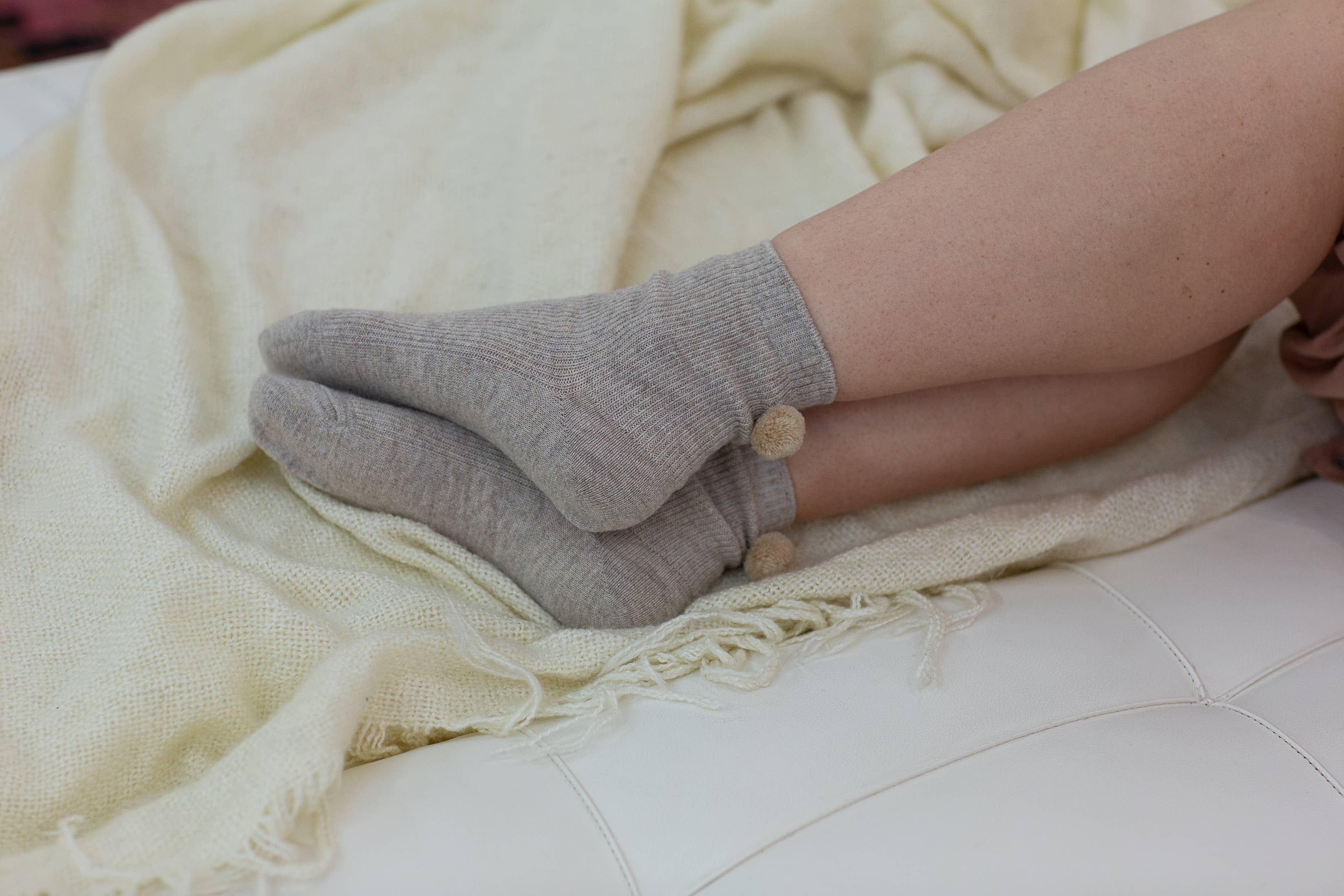 Unified - Wholesale Socks - Women's - Winter Pom Pom Socks12