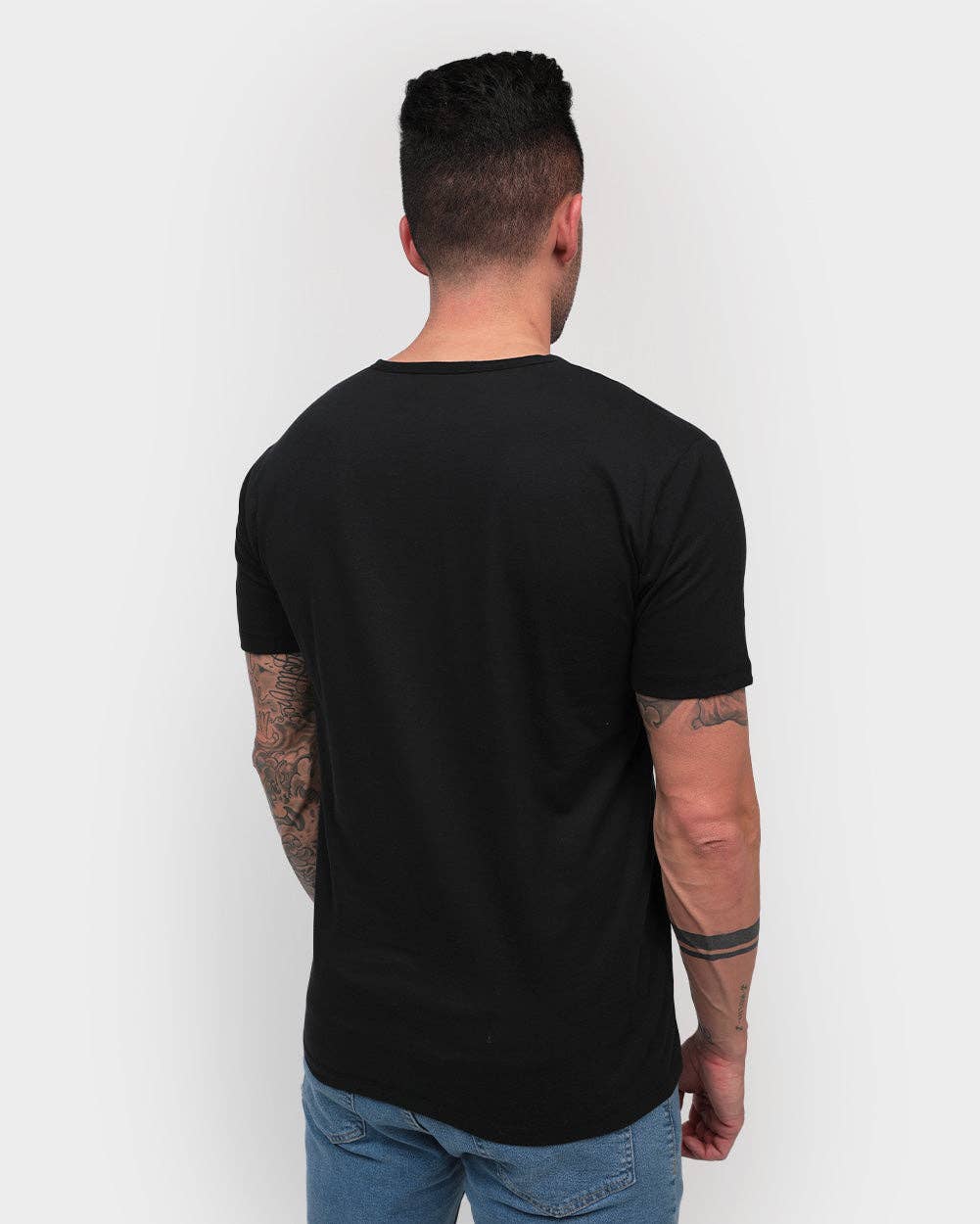 INTO THE AM – Engroshandel T-shirt – til mænd – Herre T-shirt med korte ærmer og henley-udskæring13