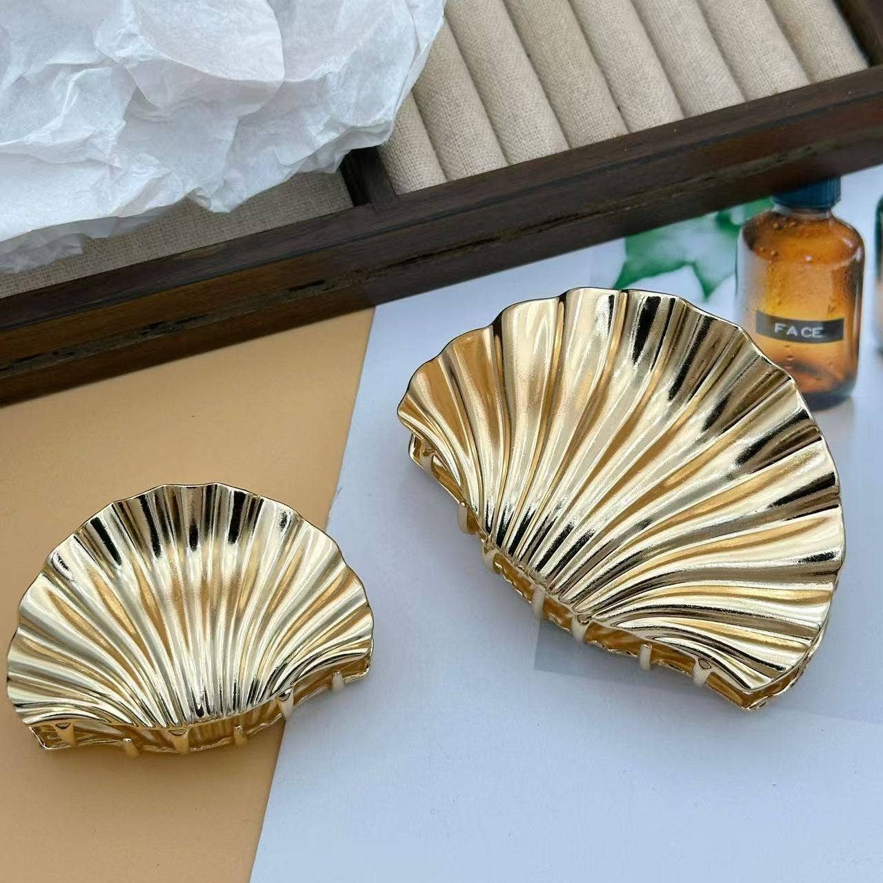 LadyJuneAccessories - Wholesale Hair Clip - Women's - Shell-Shaped Metal Hair Claw Clips, Chic Hair Accessories 8