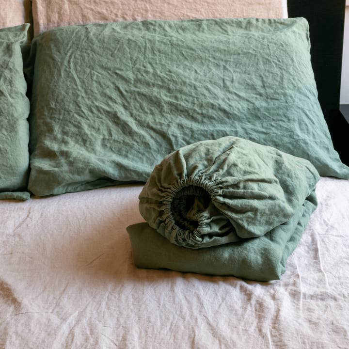 Q VITA - Wholesale Fitted sheets - 100% French Linen Fitted Sheet (6 color options)4