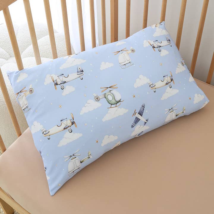 Organisch Katoenen Peuter Kussensloop "Taking Flight" voor wholesale door Snuggle Hunny
