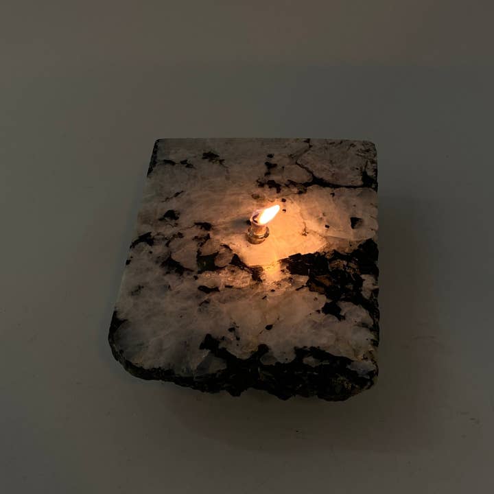 Roccia Roba - Wholesale Novelty Candle - Rock Candle gift box - rainbow moonstone3