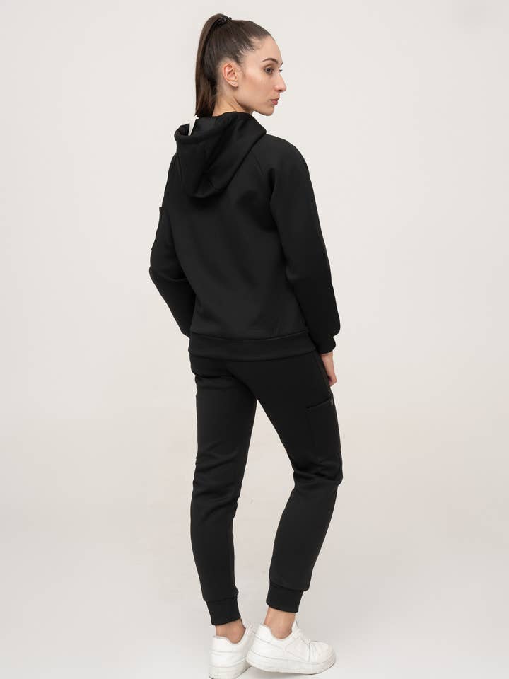 Zayne Paris - Wholesale Activewear Set - Women's - Women's jogging set with zip F011-13