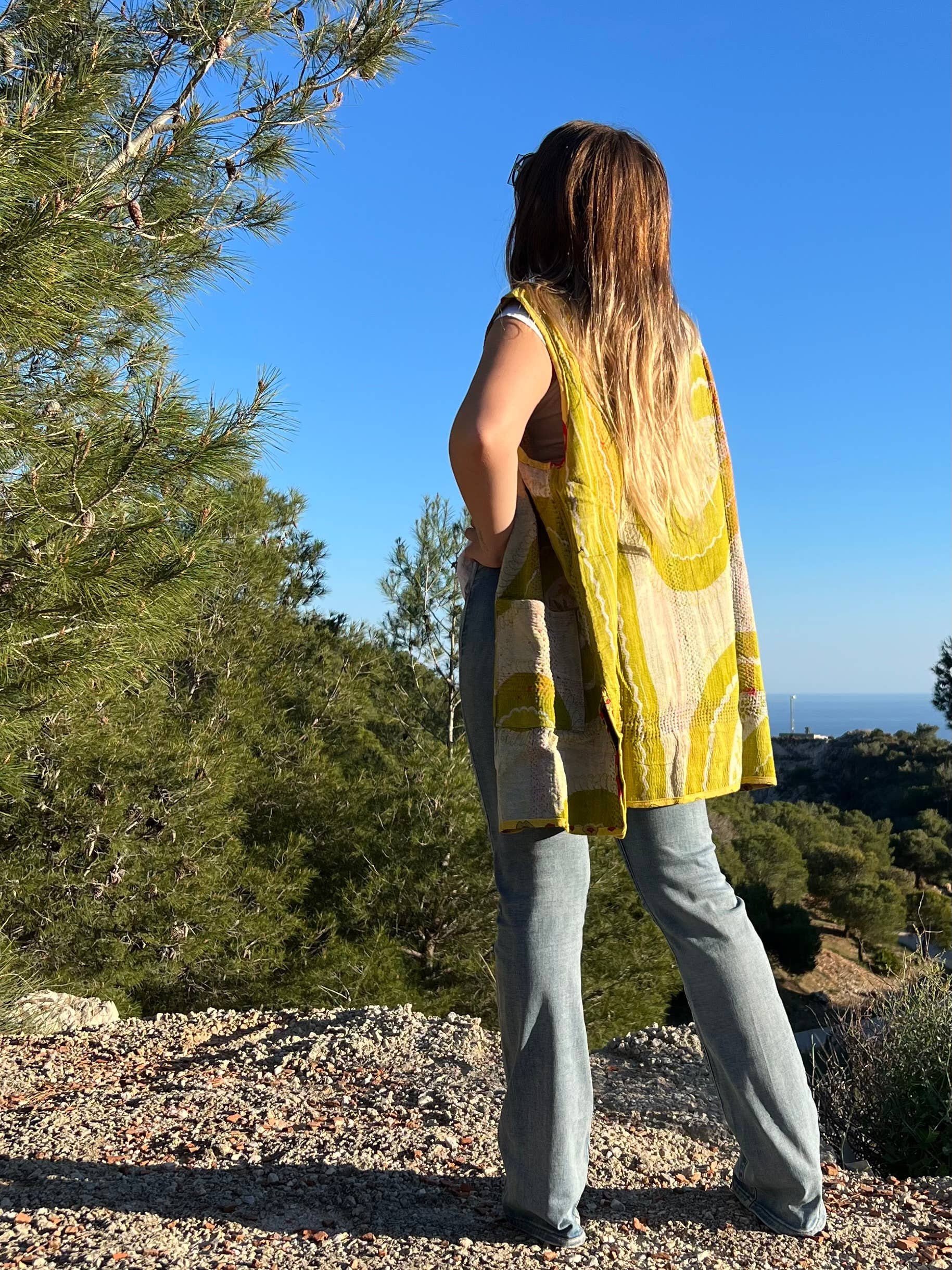 Kinomy – Engroshandel Vest - Dame – Lang vendbar vest i tie-dye bomuld6