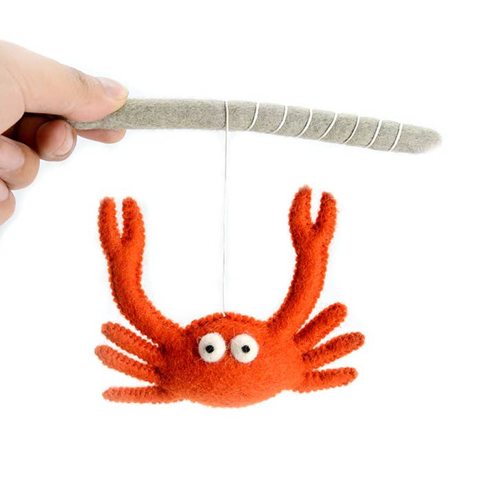 Set di 2 bacchette giocattolo in lana infeltrita a forma di granchio per gatti e cani per la vendita all'ingrosso da parte di Woollyfelt