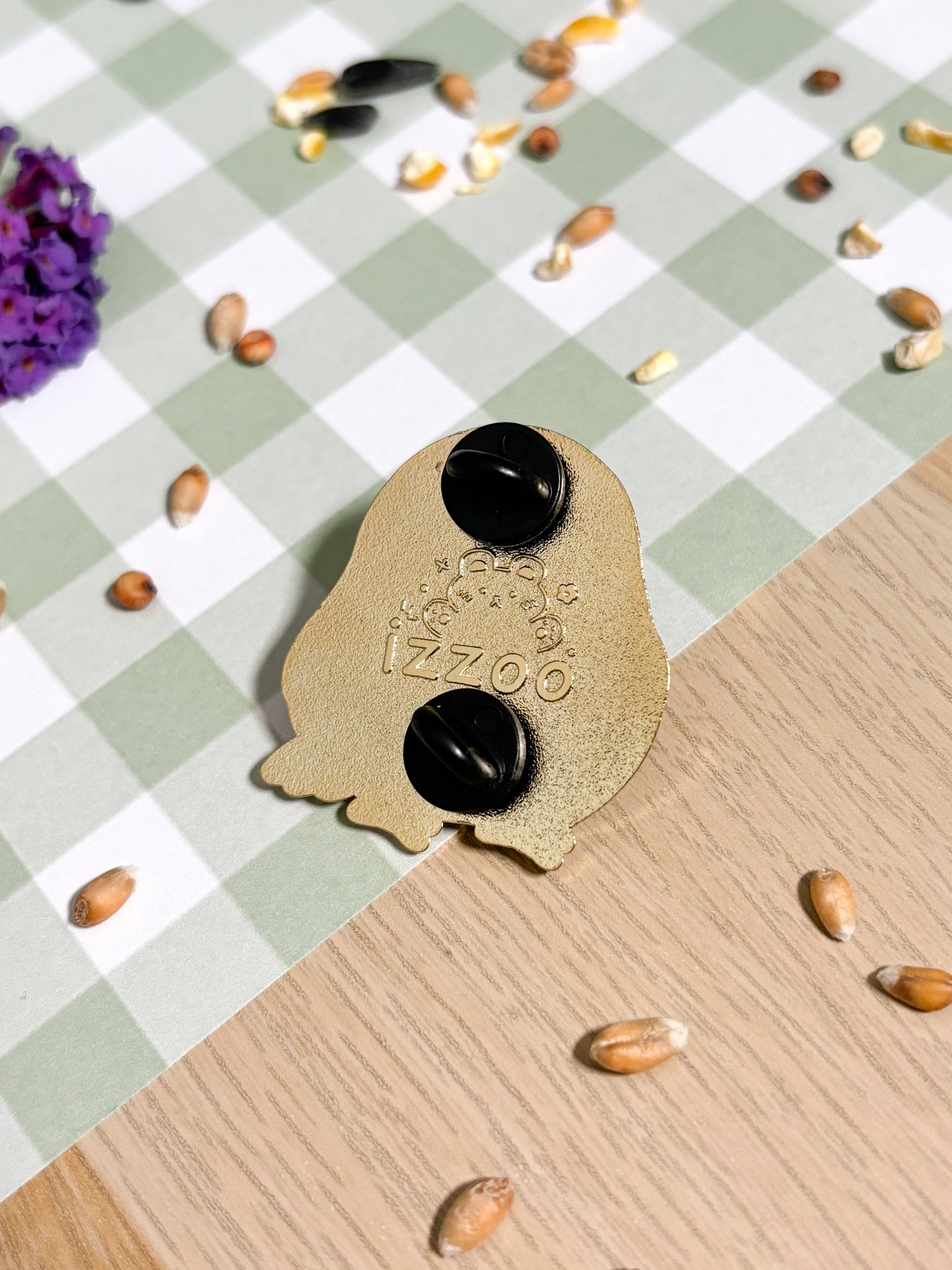 izzoo – wholesale Lapel pin/button – Kakapo Enamel Pin1