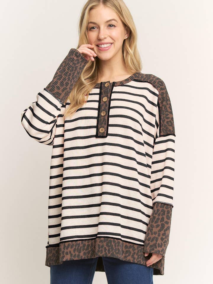 HEIMISH - Wholesale Tunic - Women's - ET7986-11 LONG SLEEVE ROUND NECK STRIPE AND ANIMAL PRINT TOP10