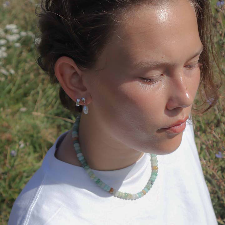 Koi Atelier - Wholesale Dangle Earrings - Blob studs with pearl silver4