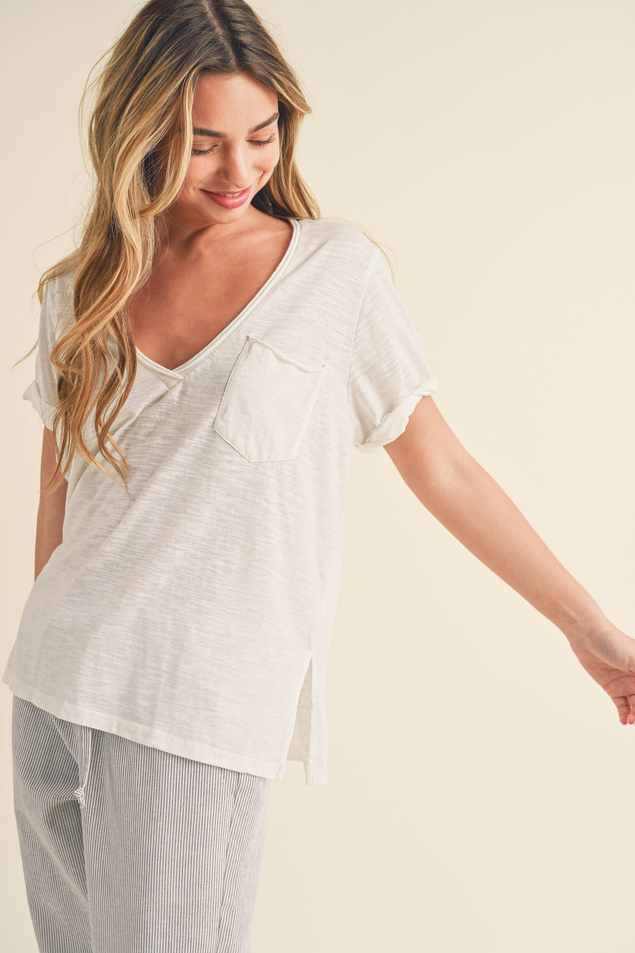 AEMI + CO - Wholesale T-Shirt - Women's - 8286DK Zoie V-Neck Short Sleeve Top 543