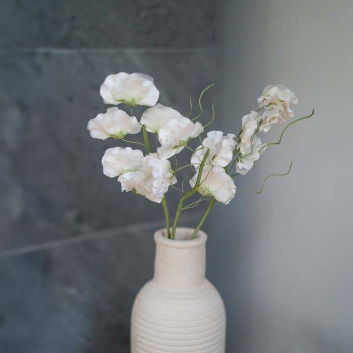 Flowrette - Wholesale Artificial Flowers - Sweet peas in white paper2