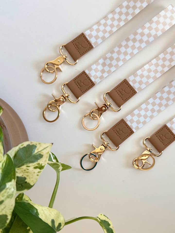 Llavero de muñeca a cuadros beige para venta al por mayor de Birdie & Co.