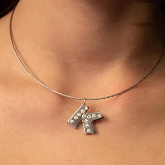 Pendentifs lettres alphabet avec strass, collier alphabet pour la vente par Declic