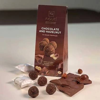 Chocolat et noisettes (lot de 10) pour la vente par Nouri truffles