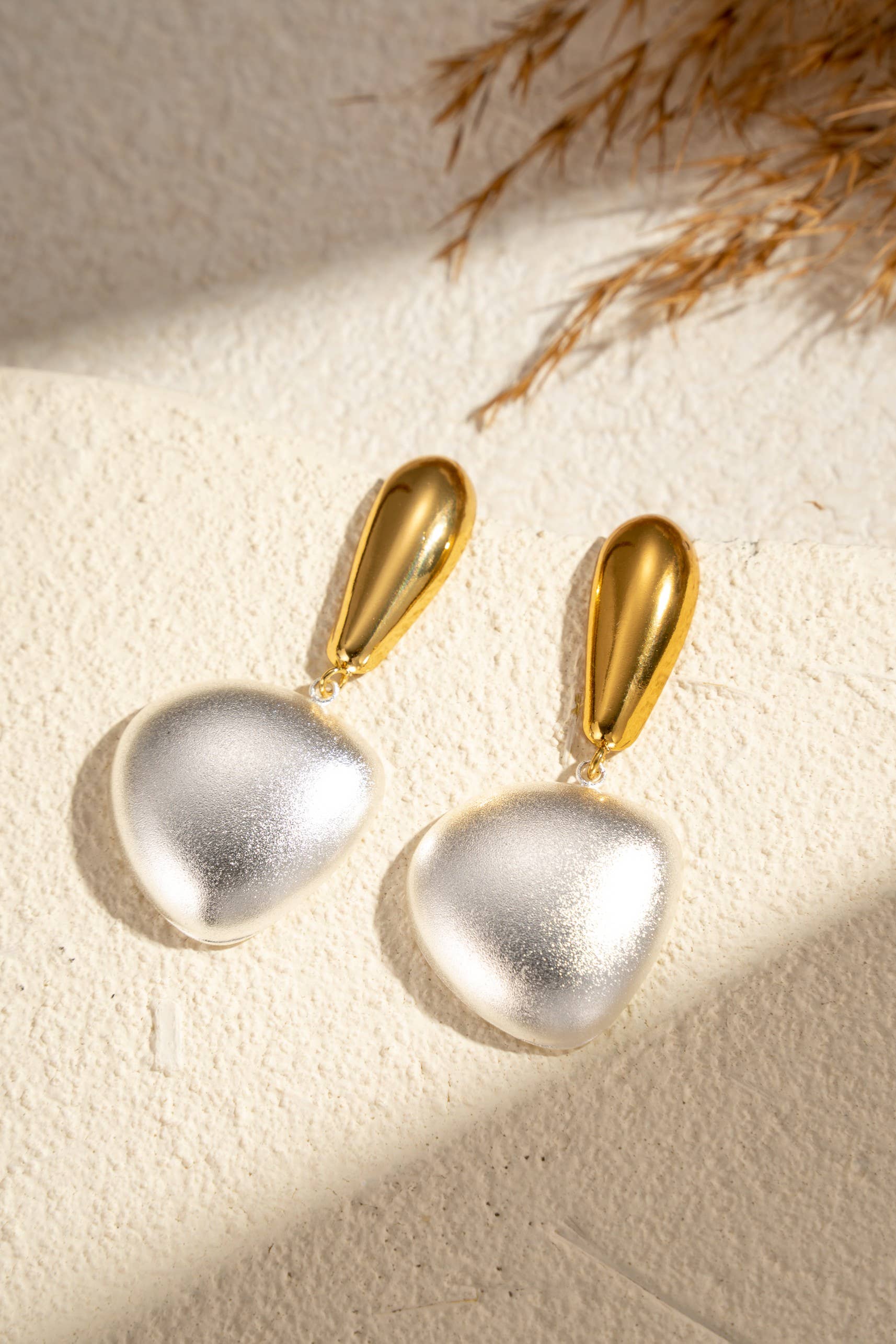 COSMOS - Wholesale Hangende/ronde oorbellen - Gouden en zilveren metalen duo hangende oorbellen van roestvrij staal