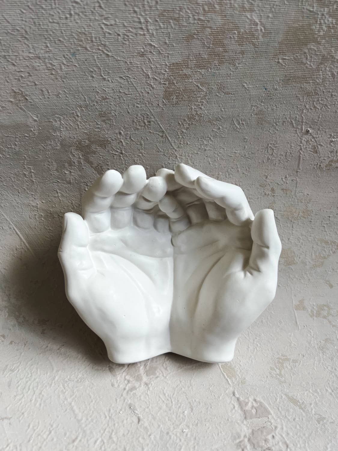 dellaemmi - Wholesale Decorative Plate/Dish/Bowl - “hands” bowl1