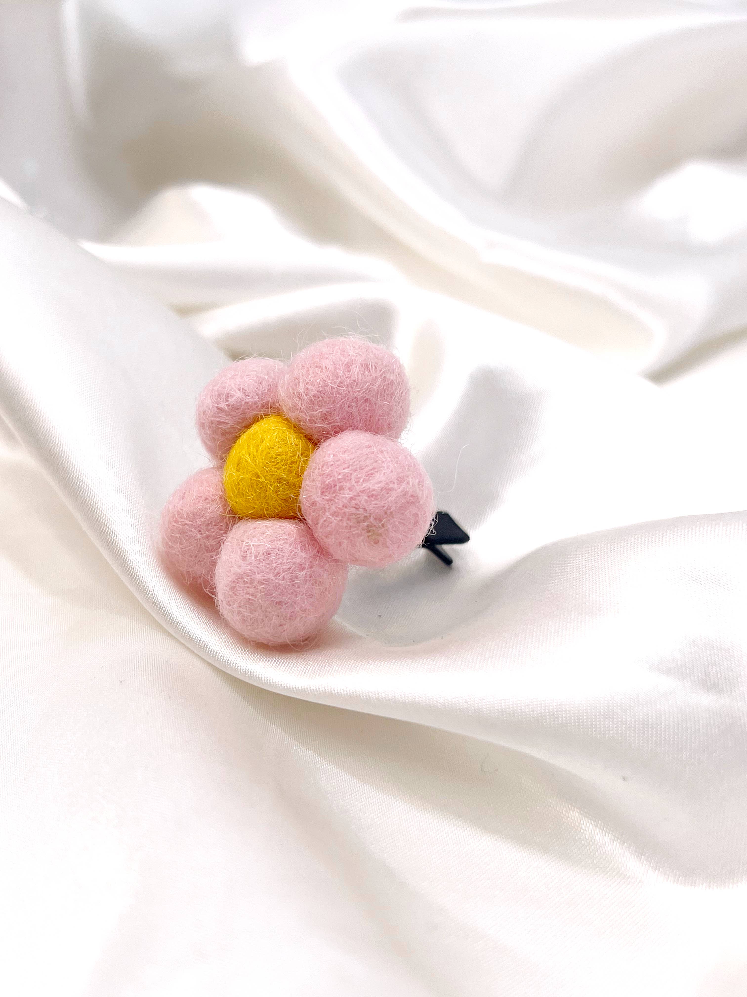 Golden Hour Designs - Wholesale Car Decorative Charm - Women's - Flower Car Vent Clip - Cute, Felt, Accessories1