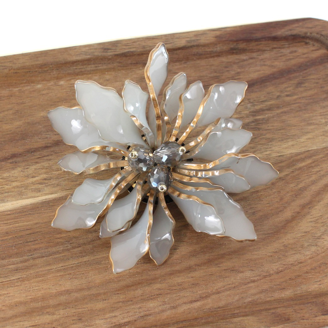 Pretty Persuasions - Wholesale Brooch - B23062 Shine Flower Brooch1