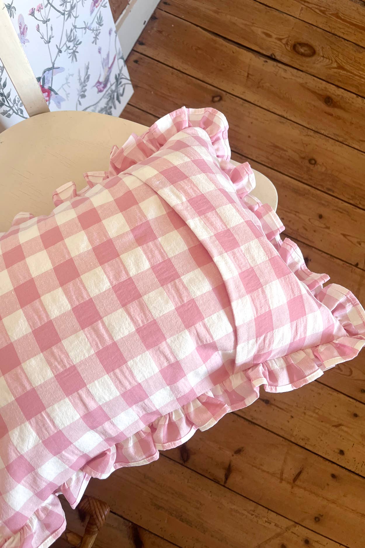 BARNABÉ AIME LE CAFÉ - Wholesale Decoratief kussen - Rechthoekig kussen in ruitstof met ruches en borduurwerk8