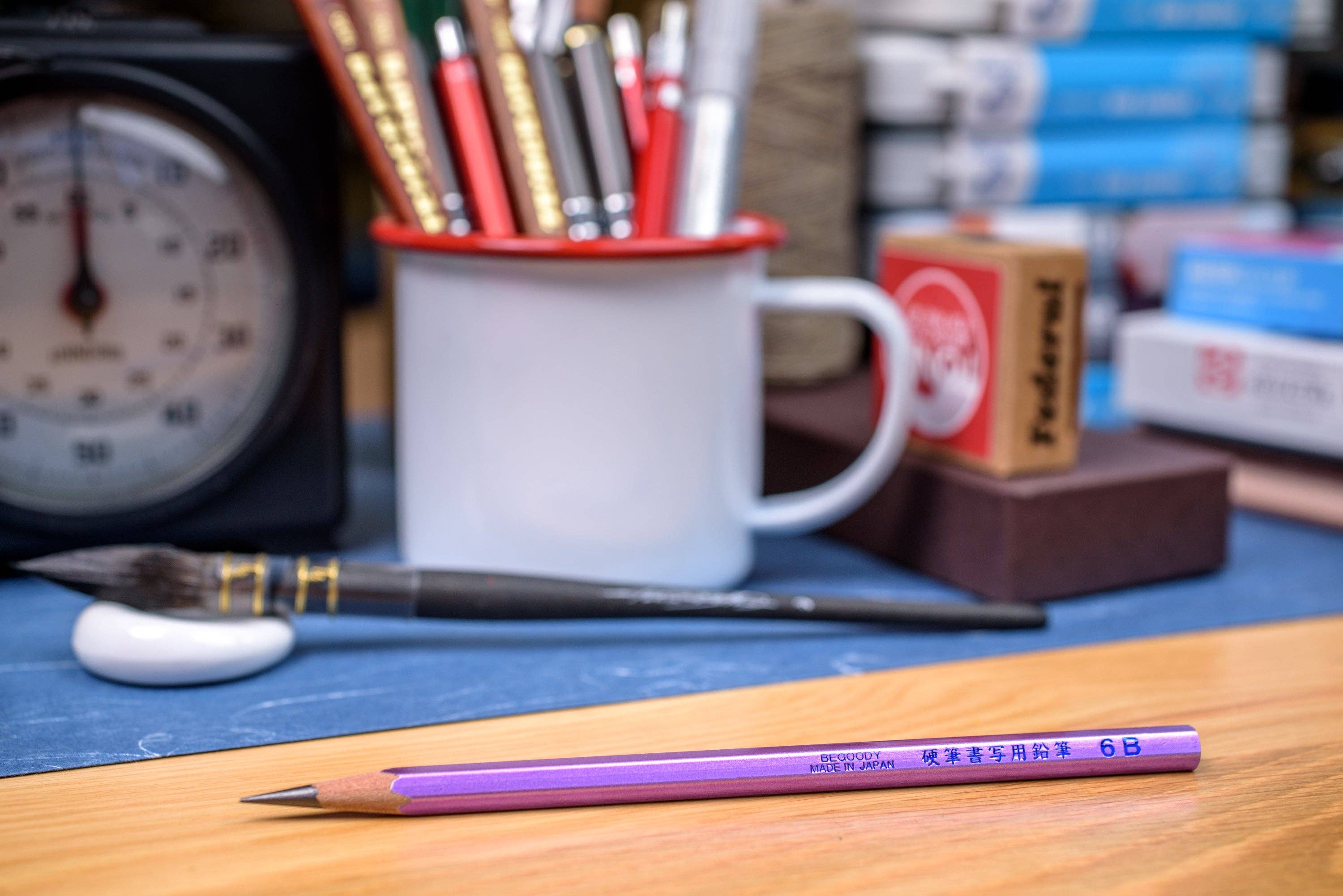 Federal Color – wholesale Pencil – Calligraphy Pencil, 6B, Iridescent Violet (POP Pack of 60)1