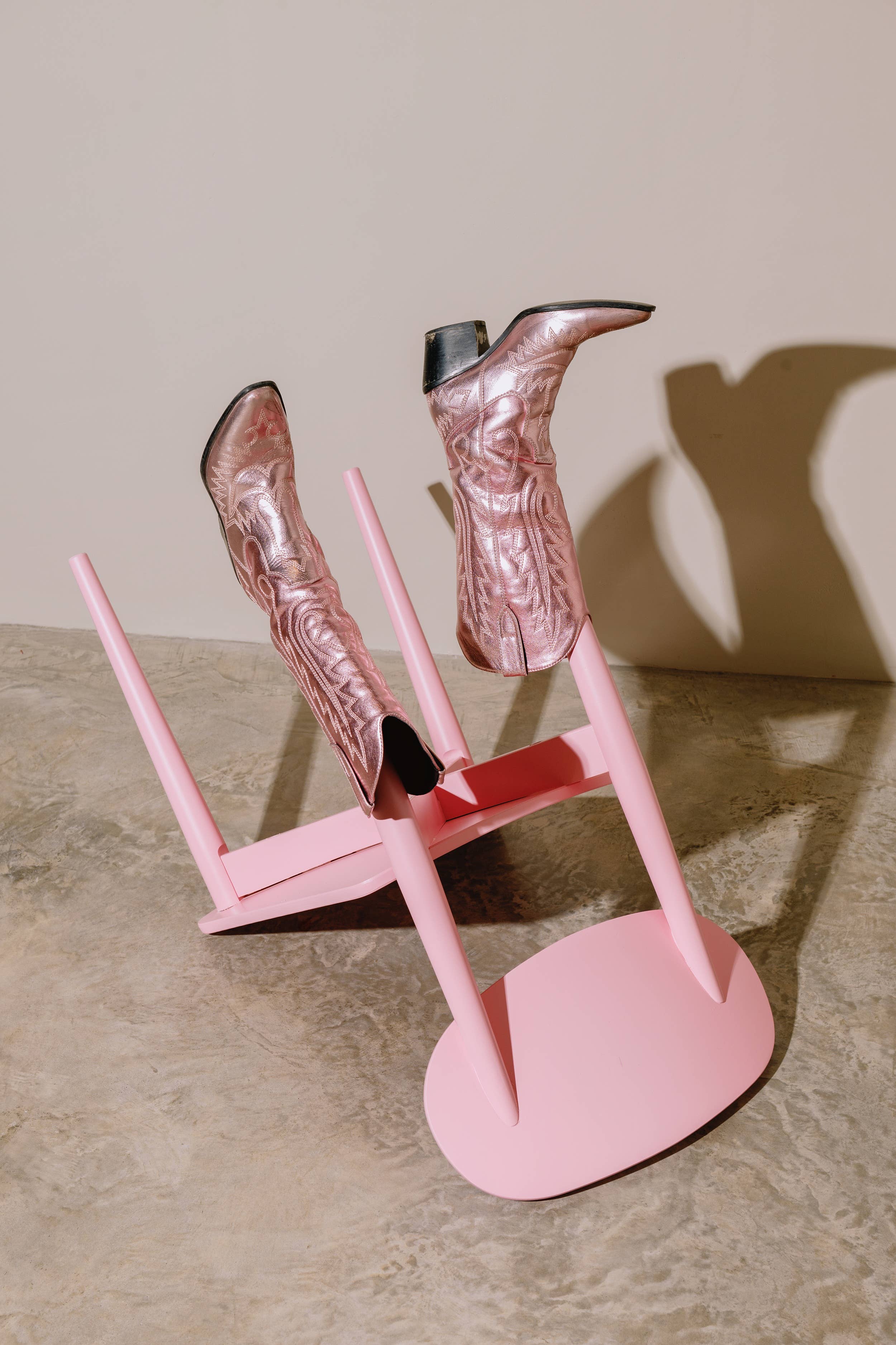 Really Nice Things - Wholesale Chair - Solid beech wood chair pink1