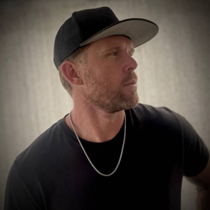 Stand Tall Chain for wholesale by House of Au.ORA