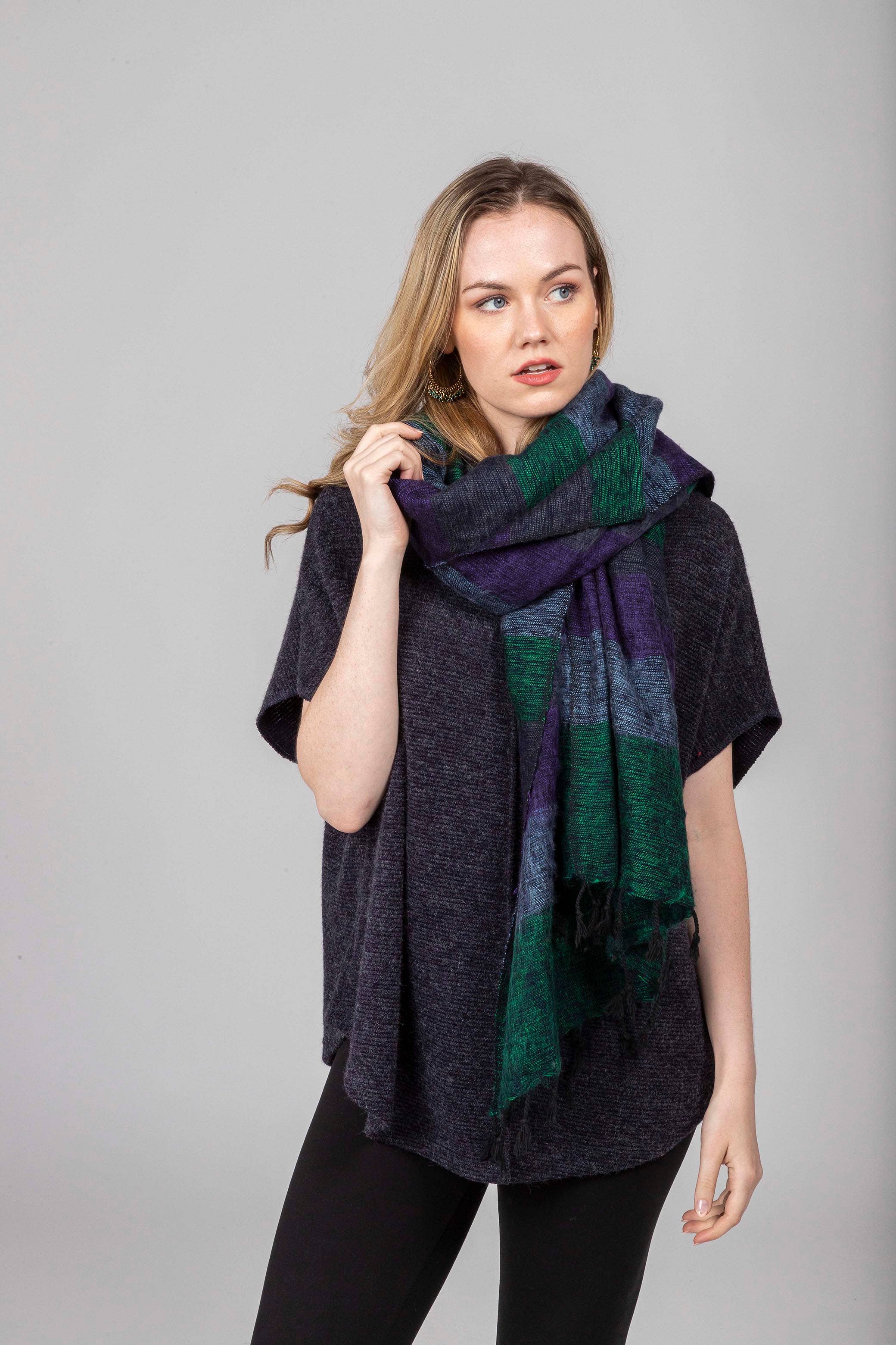 Windhorse Trading Inc - Wholesale Scarf - Women's - Thir Yak Wool Blend Scarf/Shawl4