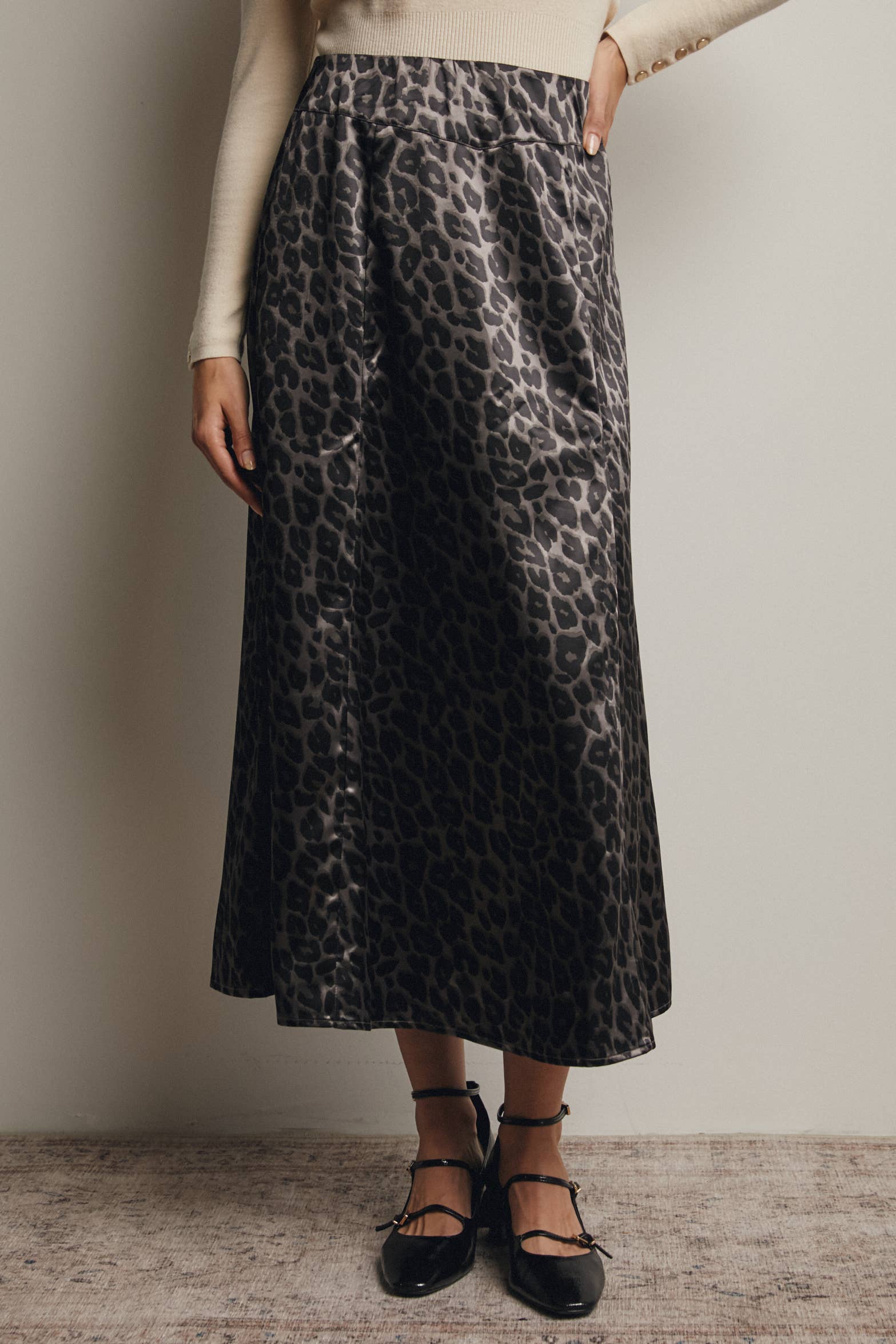 Forte - Wholesale Skirt - Women's - Leopard Print Satin Midi Skirt FSK00074