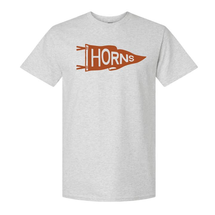 Horns Pennant T-shirt voor wholesale door The Chester Drawer