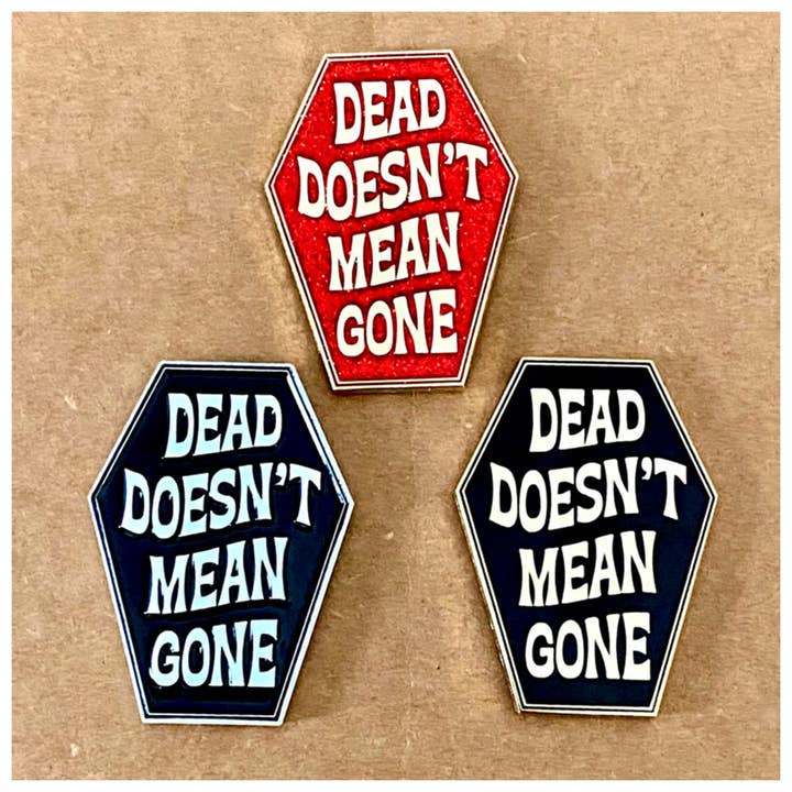 The Silver Spider - Vente Épinglettes/boutons - Dead ne veut pas dire que l'épingle en émail Cercueil Bly Manor Halloween