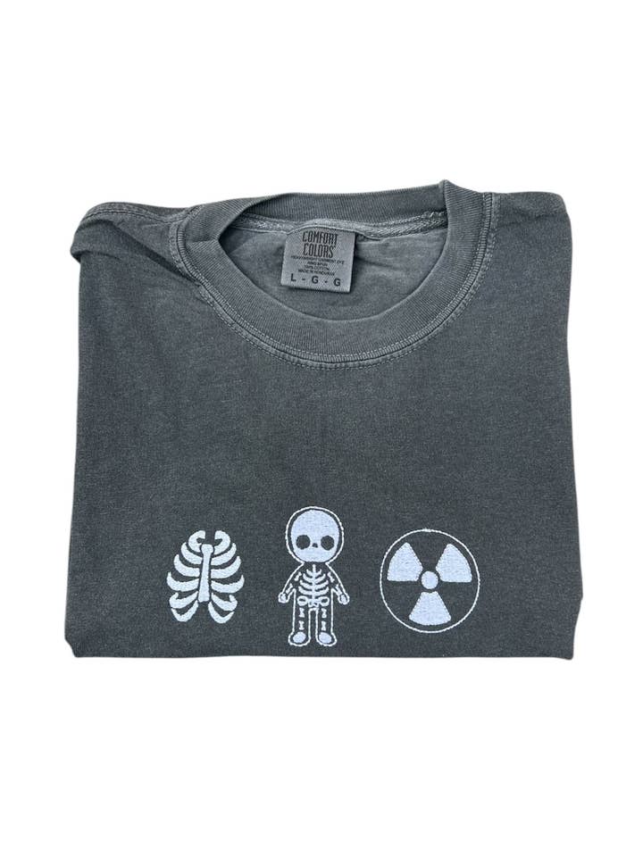 Kurzärmeliges besticktes Hemd mit Symbolen für Geburt und Entbindung für den Großhandel von Amanda Rose Thread Co