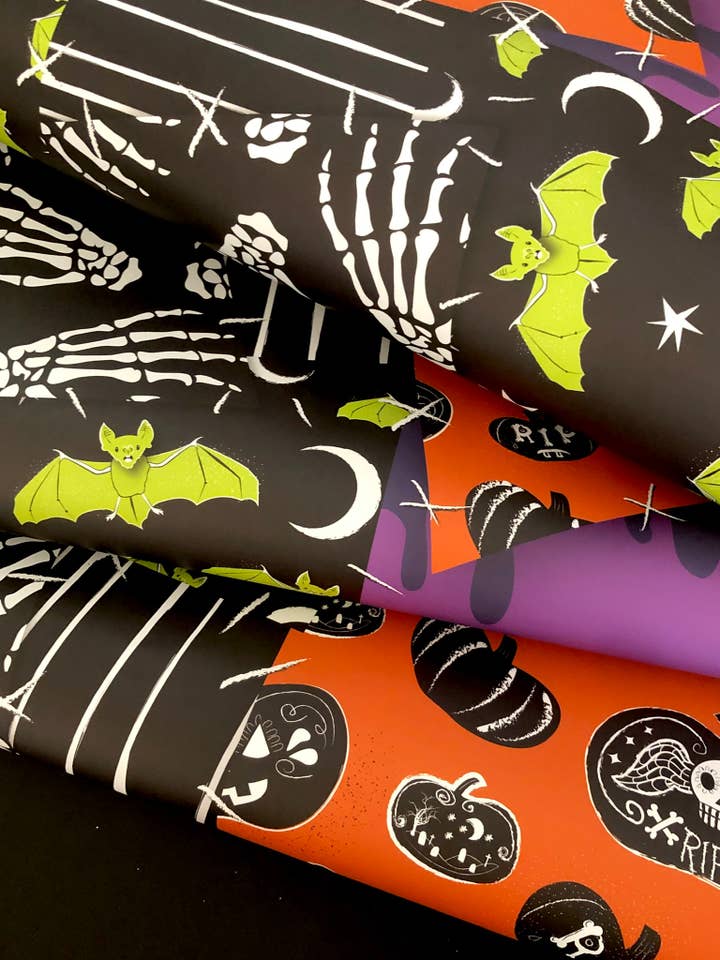 Papier cadeau Sally's New Dress pour la vente par Skelly Paper Co.