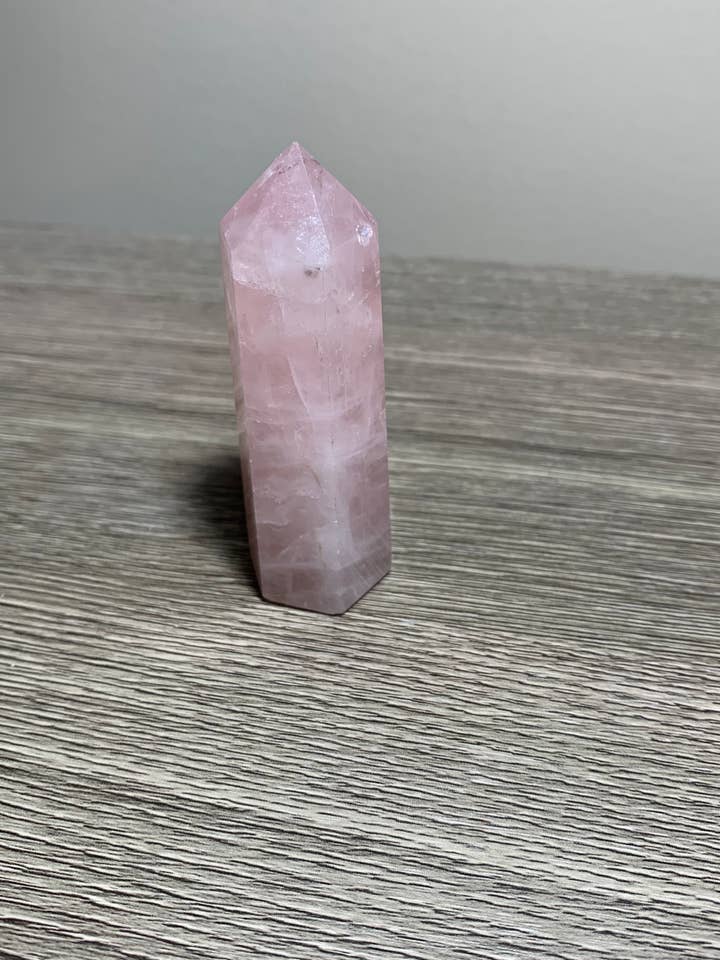 Rosenkvarts Crystal Tower för wholesale av Godly Crystals LLC