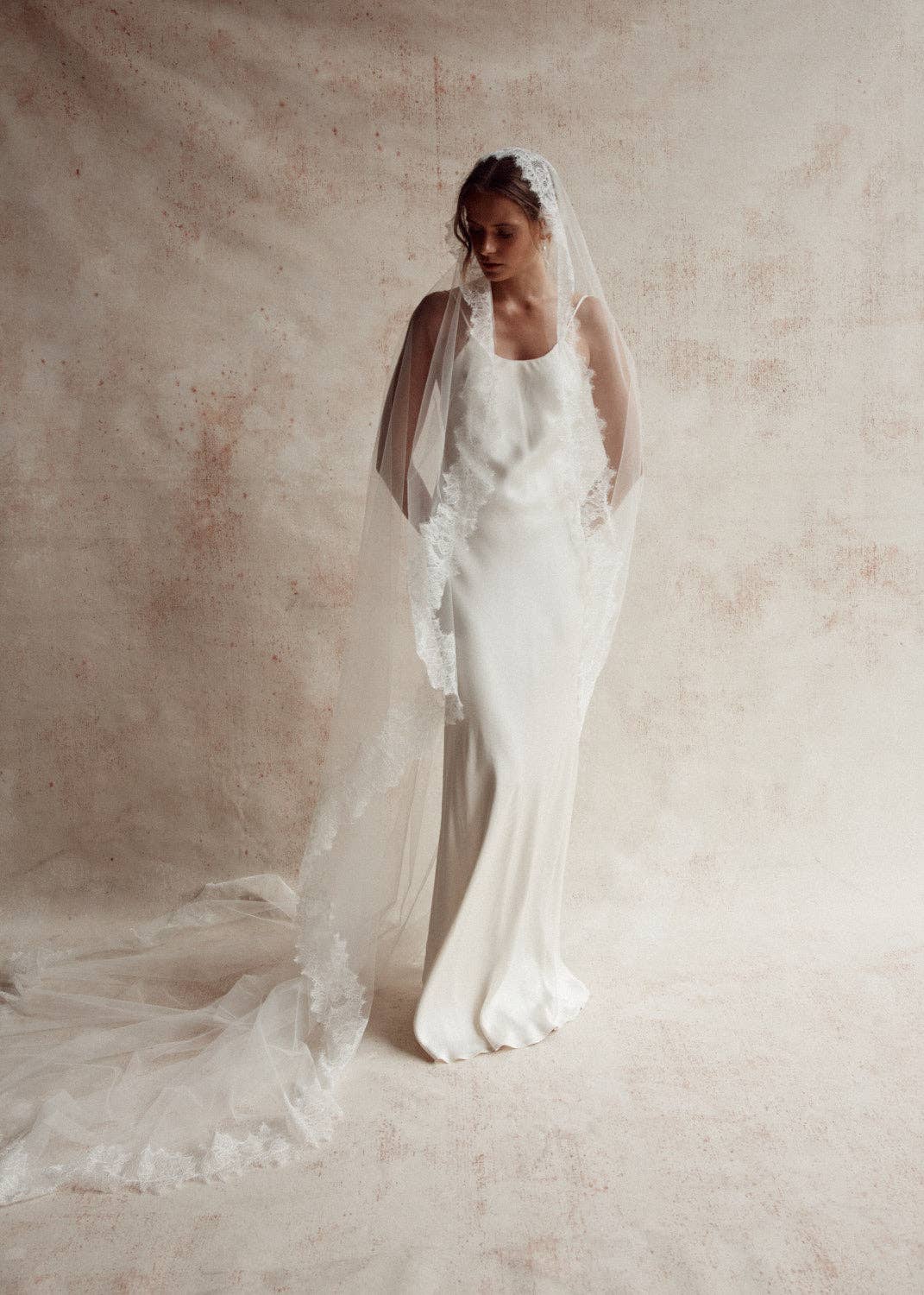 Dove Grey Accessories - Wholesale Veil - Women's - EMMY MANTILLA VEIL3